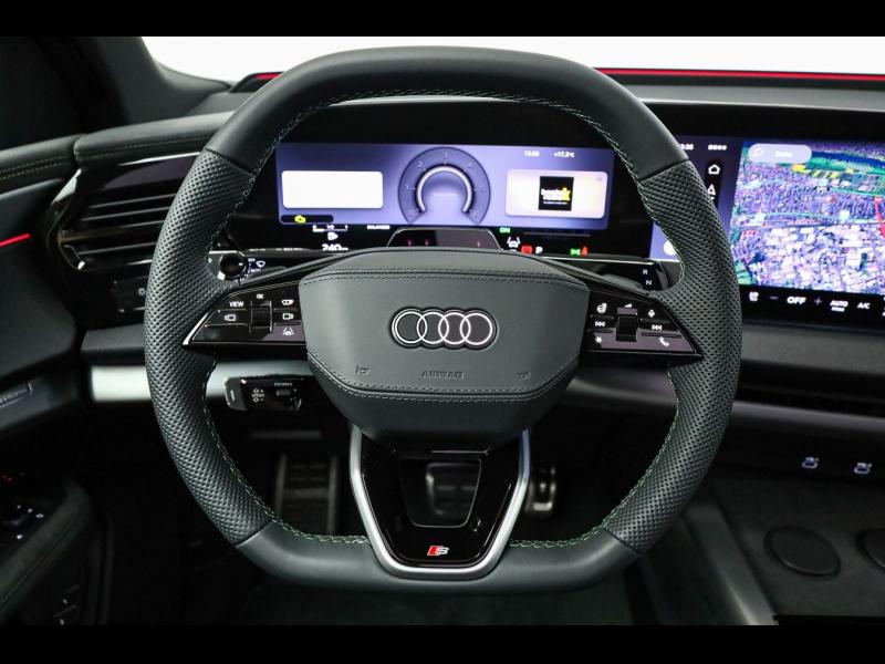 Audi Q7 S line – image 12 of 15