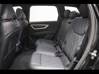 Audi Q7 S line – image 9 of 15