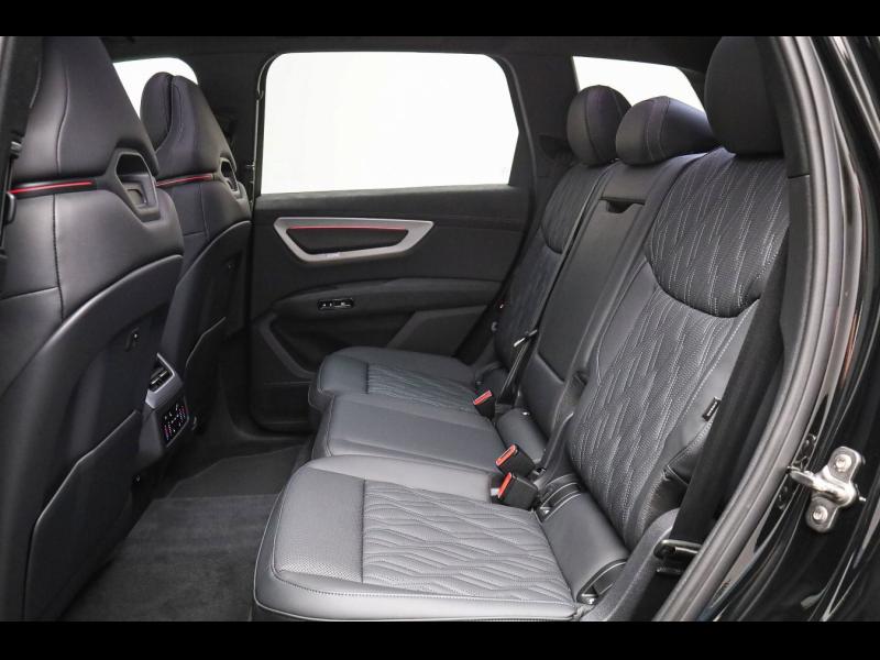 Audi Q7 S line – image 9 of 15