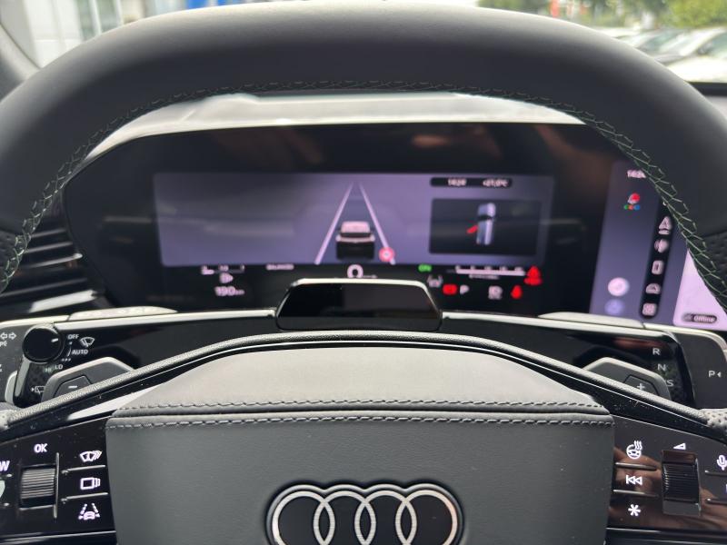 Audi Q7 S line – image 9 of 24