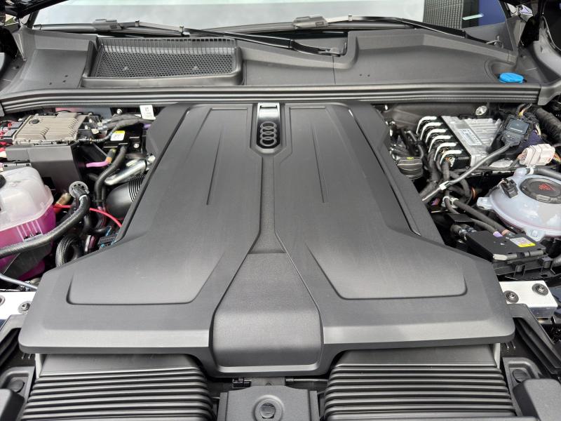 Audi Q7 S line – image 18 of 24