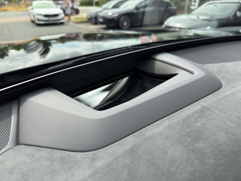 Audi Q7 S line – image 21 of 24