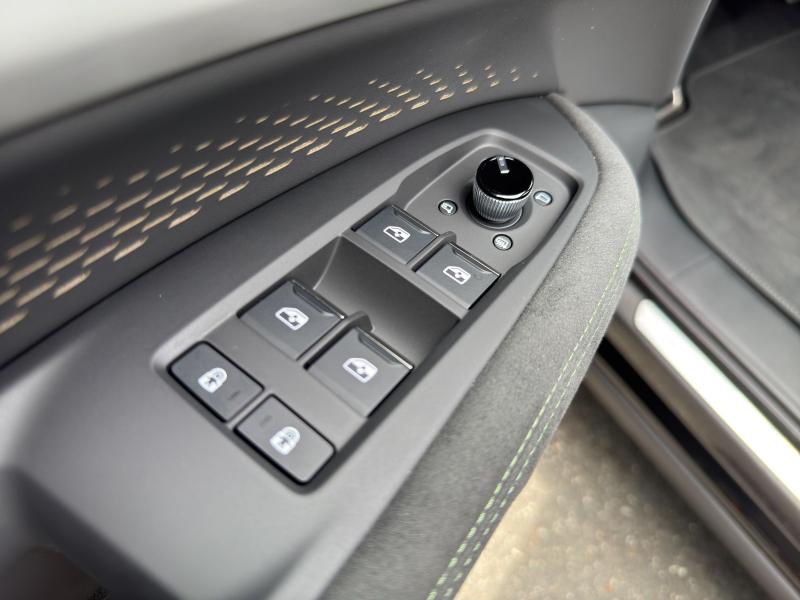 Audi Q7 S line – image 22 of 24