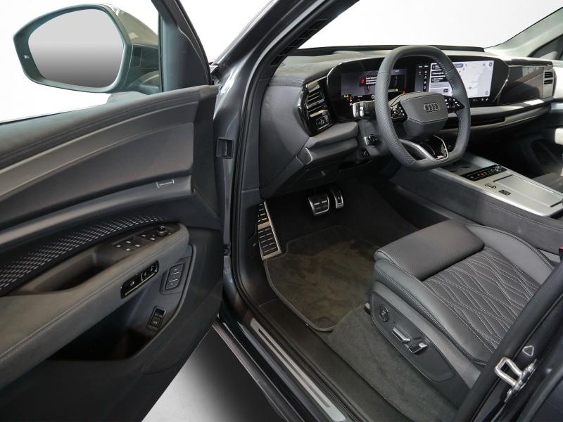 Audi Q7 S line – image 14 of 24
