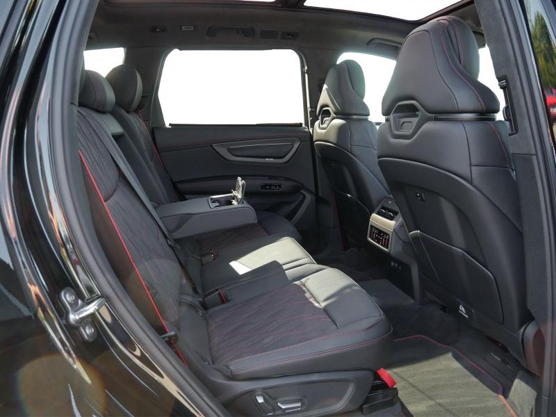 Audi Q7 S line – image 16 of 25