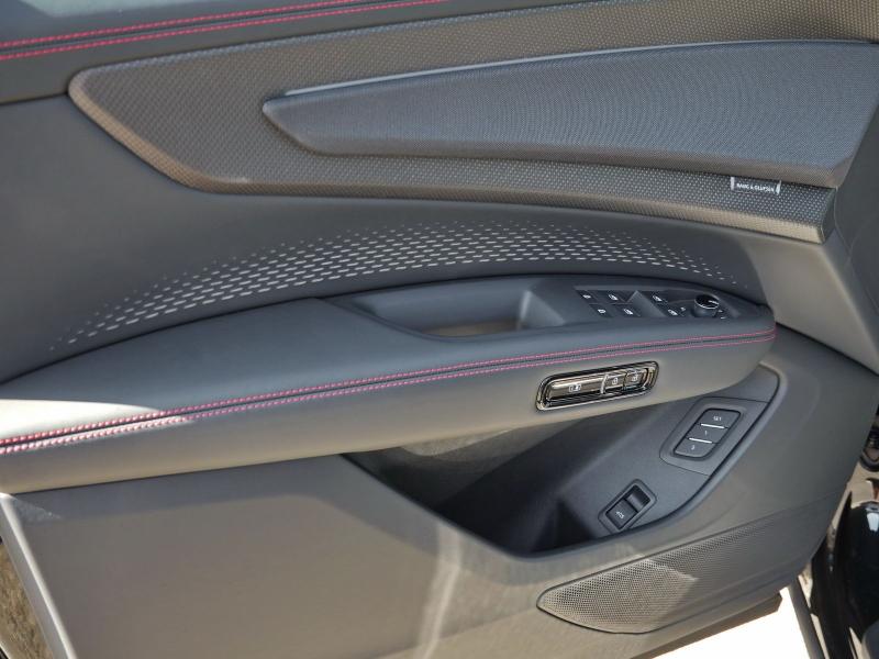 Audi Q7 S line – image 22 of 25