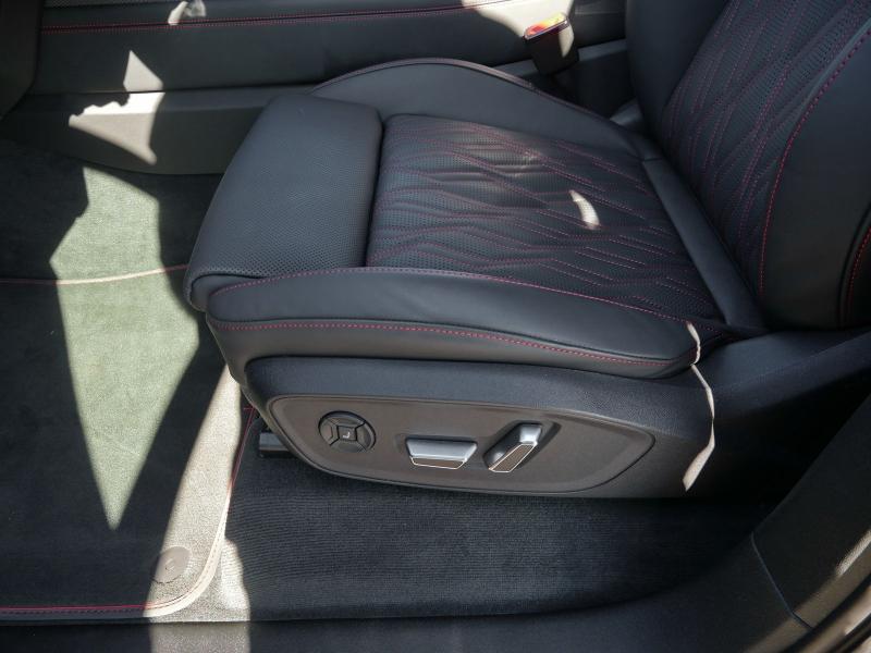 Audi Q7 S line – image 23 of 25