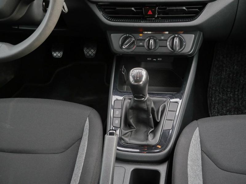 Škoda Fabia Active – image 7 of 24