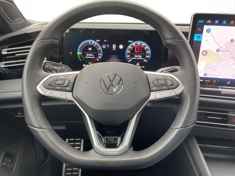 Volkswagen Tiguan R-Line – image 8 of 25