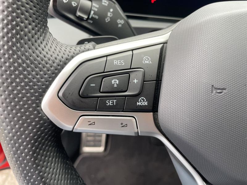 Volkswagen Tiguan R-Line – image 17 of 25