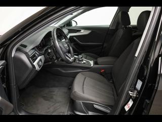 Audi A4 Avant S line – image 8 of 25