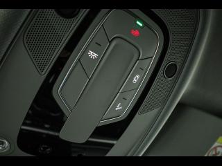 Audi A4 Avant S line – image 16 of 25