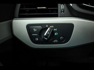 Audi A4 Avant S line – image 17 of 25