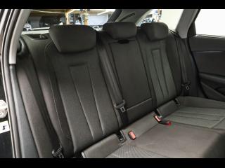 Audi A4 Avant S line – image 21 of 25