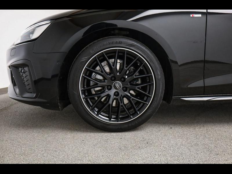 Audi A4 Avant S line – image 7 of 25