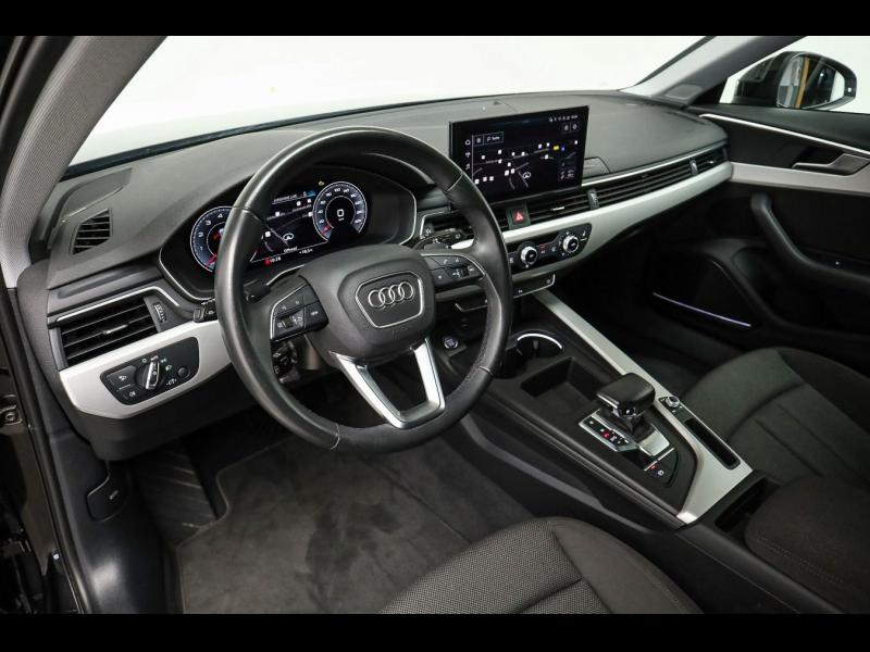 Audi A4 Avant S line – image 9 of 25