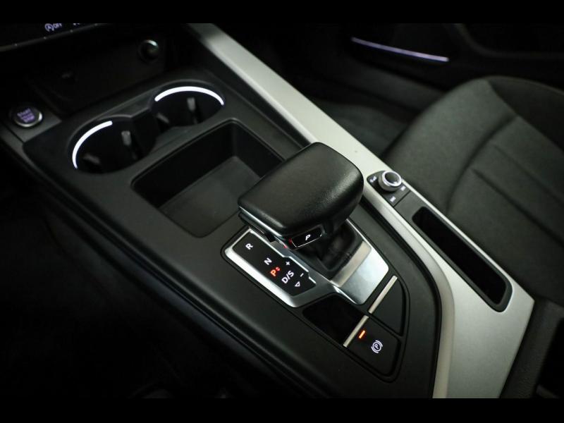 Audi A4 Avant S line – image 15 of 25