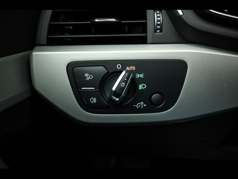 Audi A4 Avant S line – image 17 of 25