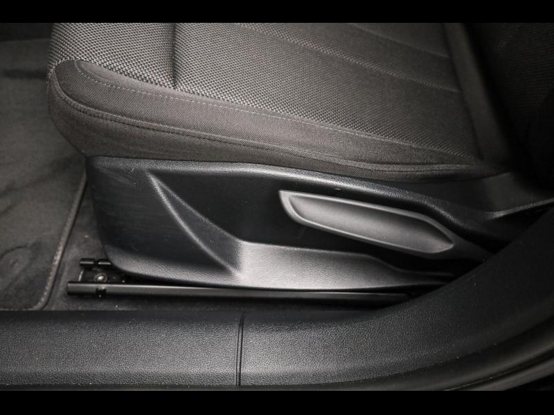 Audi A4 Avant S line – image 19 of 25