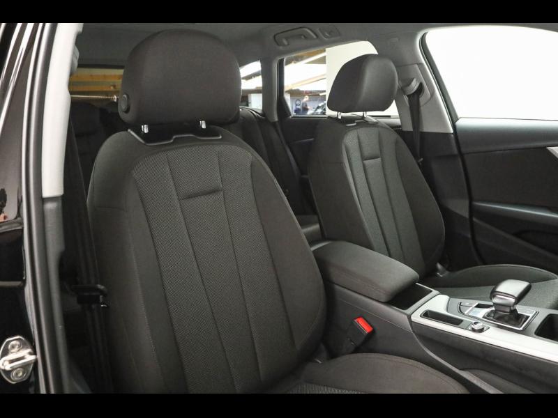 Audi A4 Avant S line – image 20 of 25
