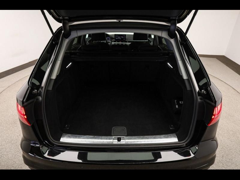 Audi A4 Avant S line – image 24 of 25