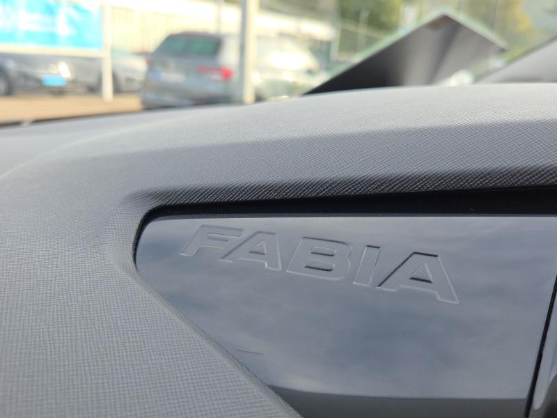 Škoda Fabia Tour – image 18 of 20