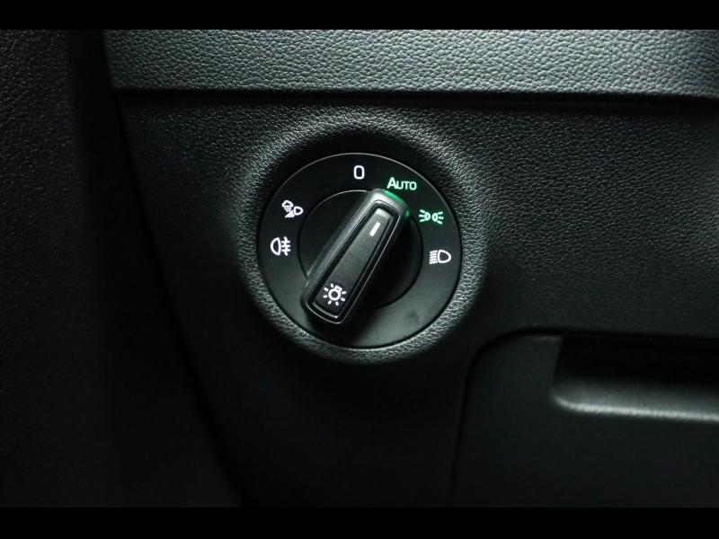 Škoda Karoq Sportline – image 17 of 25