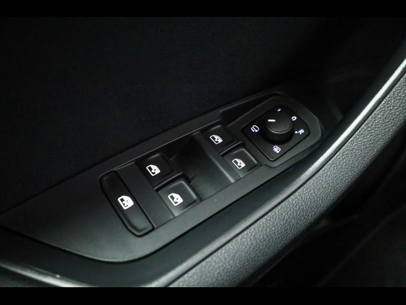Škoda Karoq Sportline – image 18 of 25
