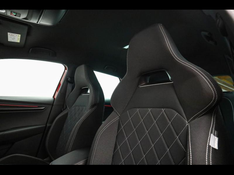 Škoda Karoq Sportline – image 23 of 25