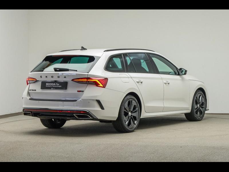 Škoda Octavia RS – image 2 of 25