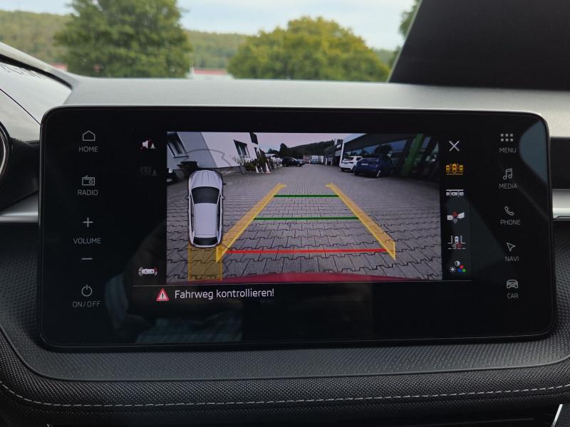 Škoda Fabia Tour – image 18 of 22