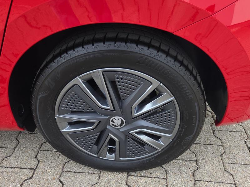 Škoda Fabia Tour – image 20 of 22