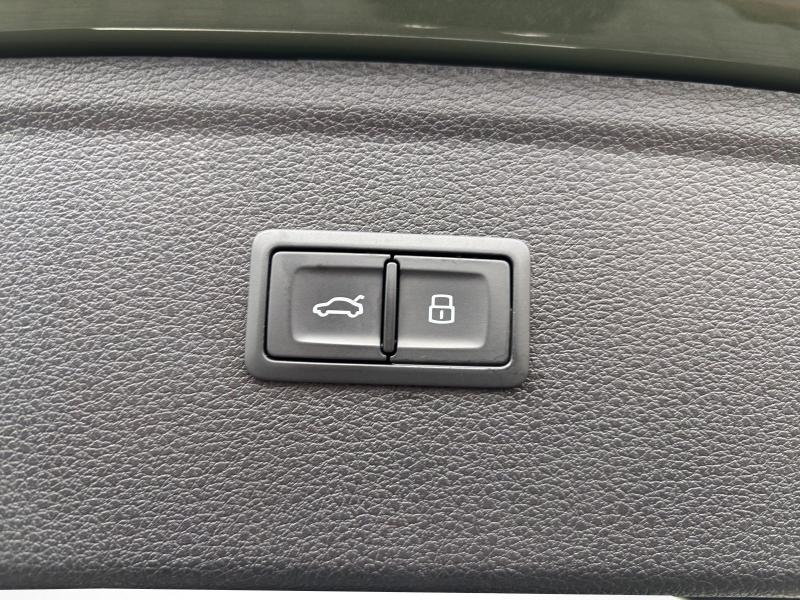 Audi Q5 S line – image 12 of 22