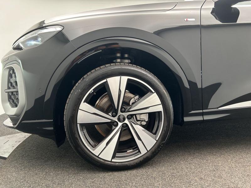 Audi Q5 Sportback S line – image 18 of 20