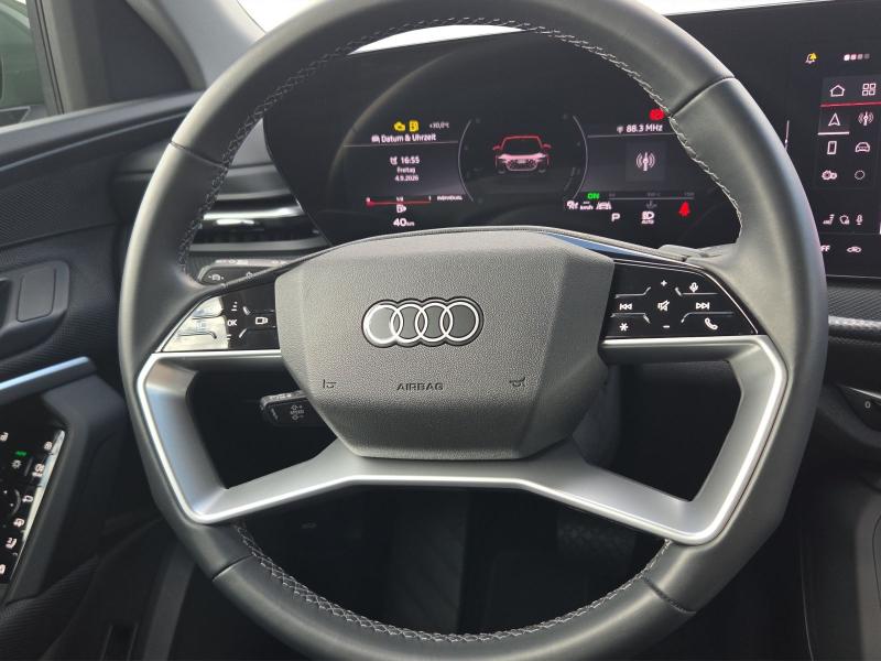 Audi Q5 Sportback S line – image 8 of 18
