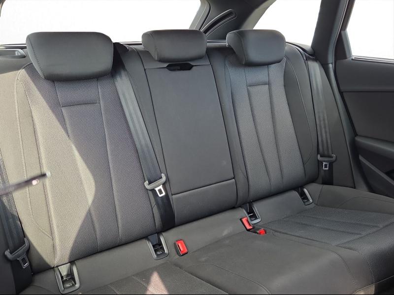 Audi A4 Avant – image 16 of 21