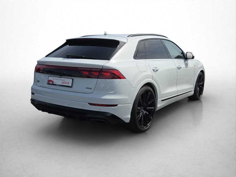 Audi Q8 S line – image 2 of 22