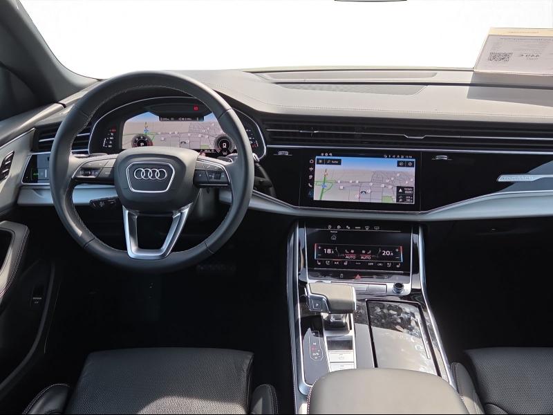 Audi Q8 S line – image 5 of 22