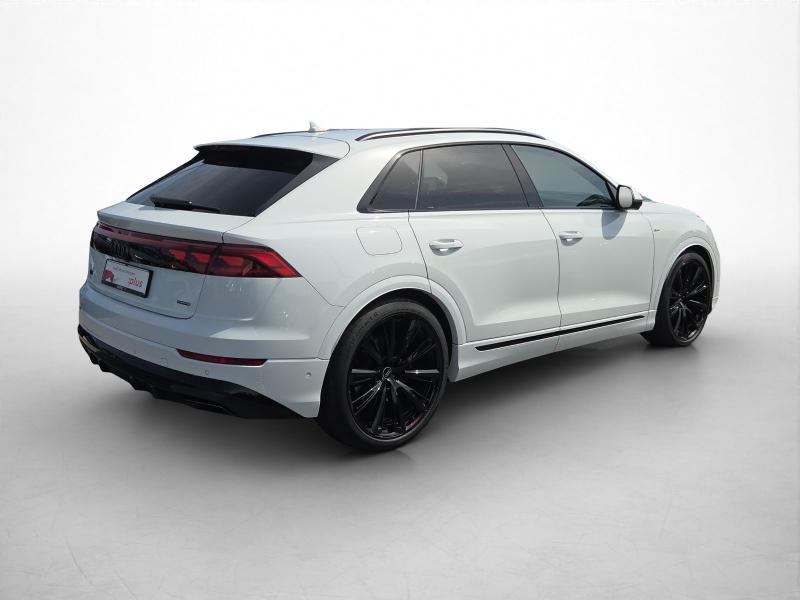 Audi Q8 S line – image 19 of 22