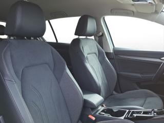 Volkswagen Golf Style – image 4 of 21