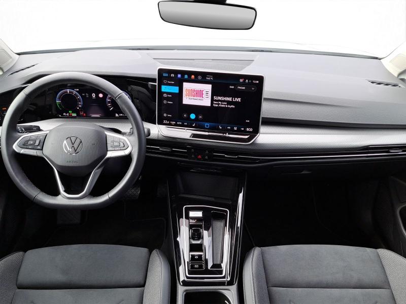 Volkswagen Golf Style – image 5 of 21