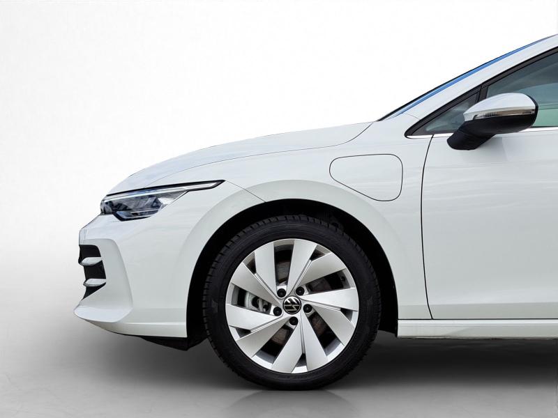 Volkswagen Golf Style – image 13 of 21