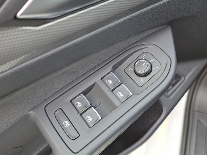 Volkswagen Golf Style – image 15 of 21