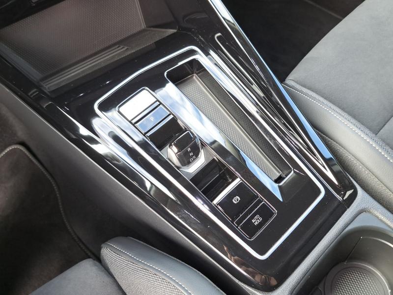 Volkswagen Golf Style – image 19 of 21