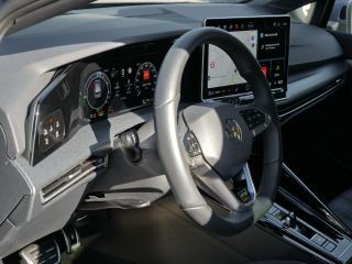 Volkswagen Golf GTE – image 19 of 24