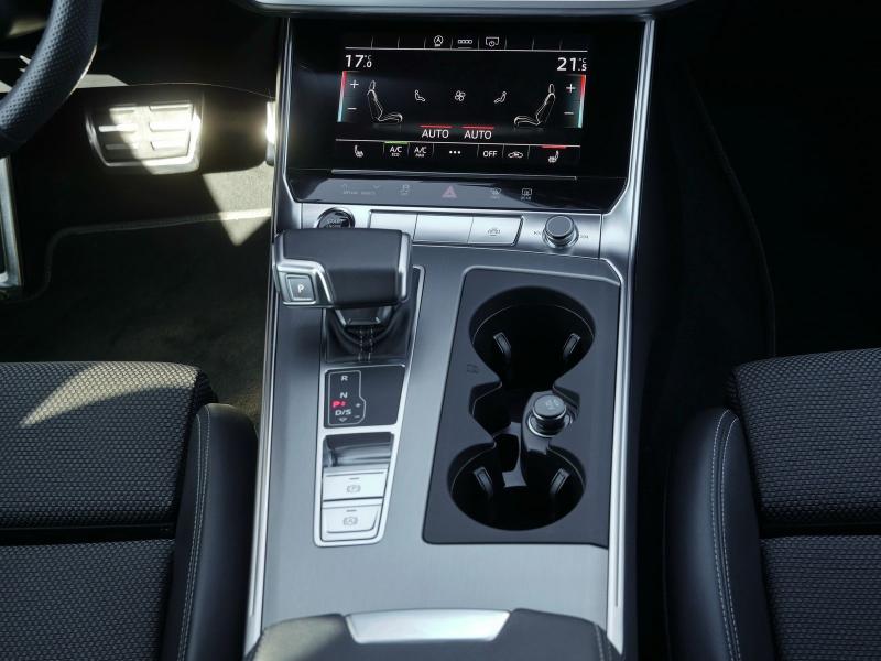 Audi A6 Avant S line – image 7 of 24
