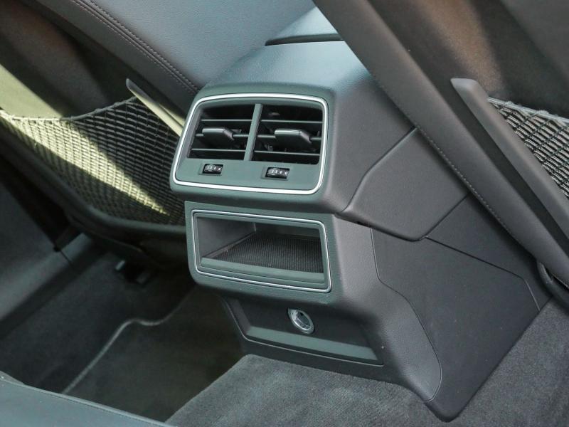 Audi A6 Avant S line – image 17 of 24