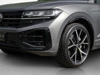 Volkswagen Touareg R-Line – image 13 of 25