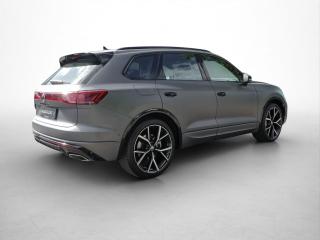 Volkswagen Touareg R-Line – image 19 of 25