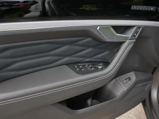 Volkswagen Touareg R-Line – image 22 of 25